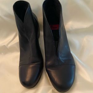 Reiner heeled booties